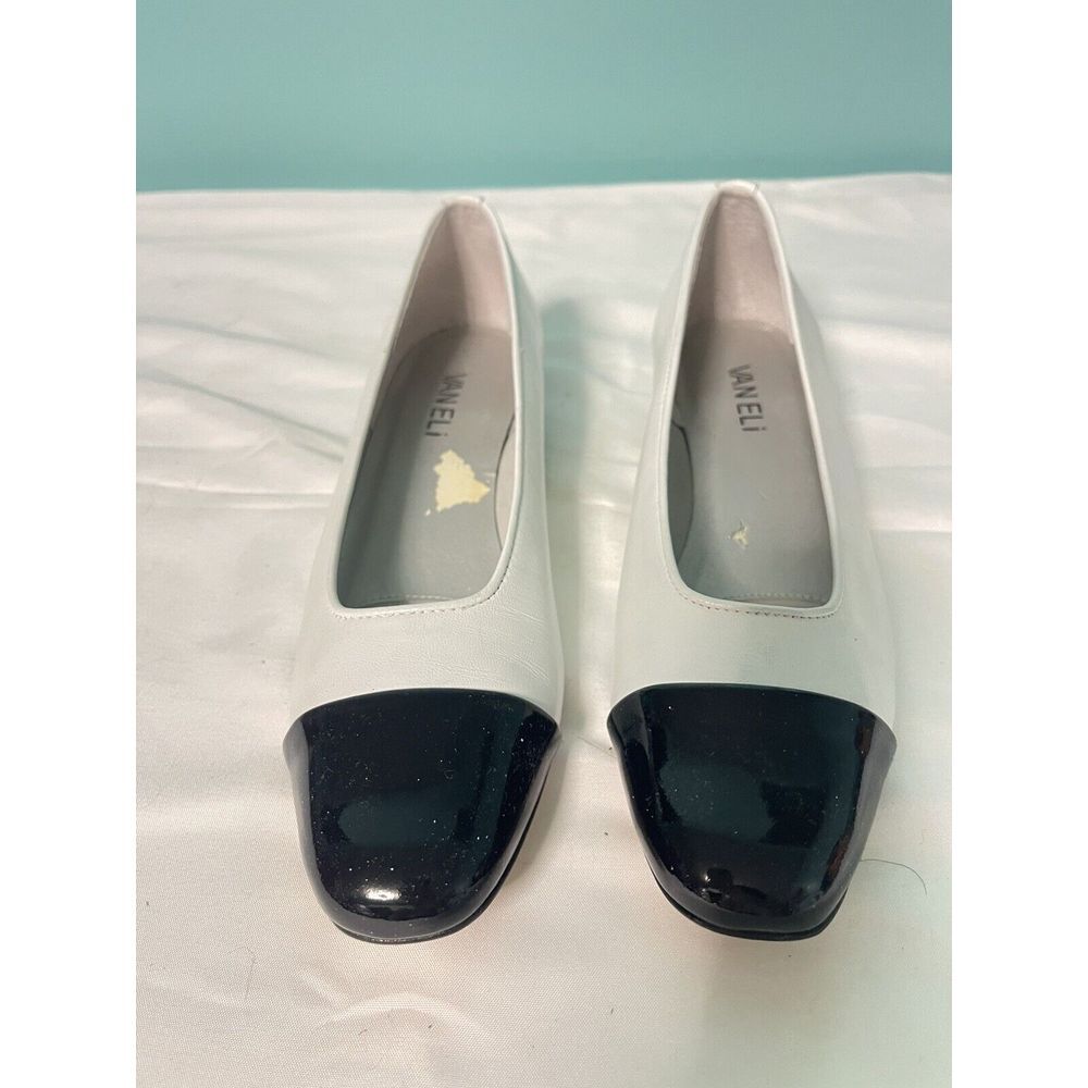Elegant White & Black Pattern Flats - Chic Comfort for Every Occasion
